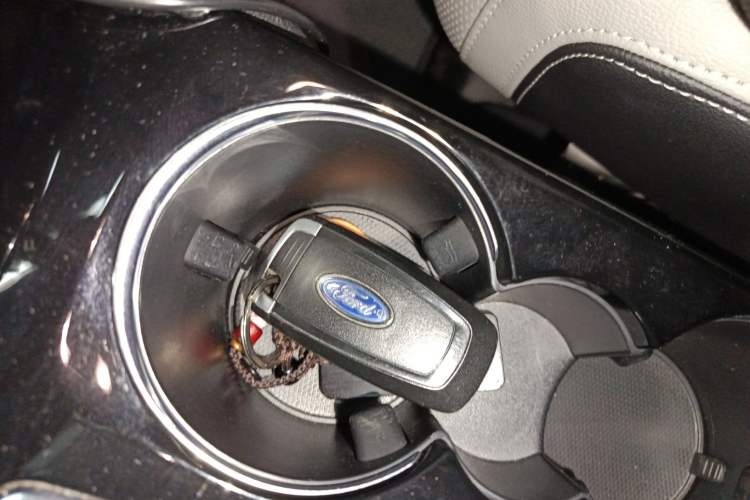 Used Ford Escape 2020 EcoBoost 245 Four-Wheel Drive Luxury Edition