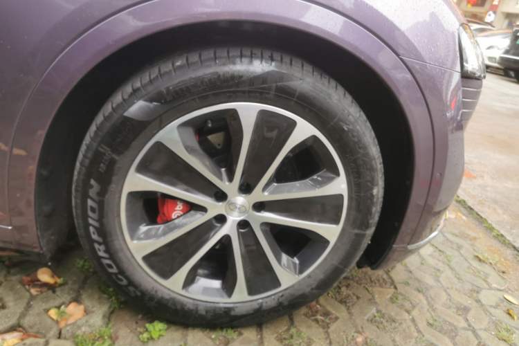 Used Hima Luxeed R7 2024 All-Electric 736 km Ultra Right Front Wheel Hub