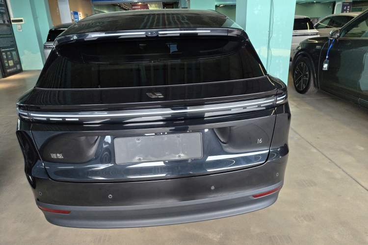 Used Li Auto i6 2025 Model Two-Wheel-Drive Standard Type
