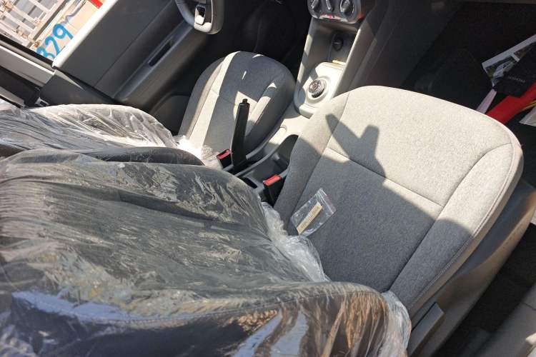 Used Wuling Hongguang New Energy 2025 Extended-Range Hybrid 50 km Utility Version
