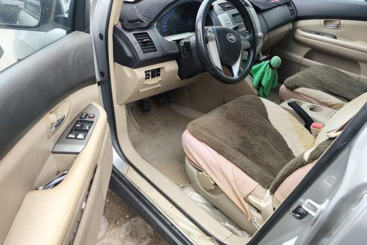 Used BYD S6 2013 Jingyue Edition 2.0L Manual Luxury Model 5 Seats