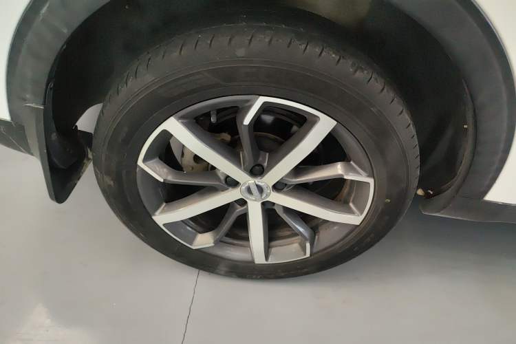 Used Haval F7 2020 1.5T Two-Wheel Drive i-Trend Right Rear Wheel Hub