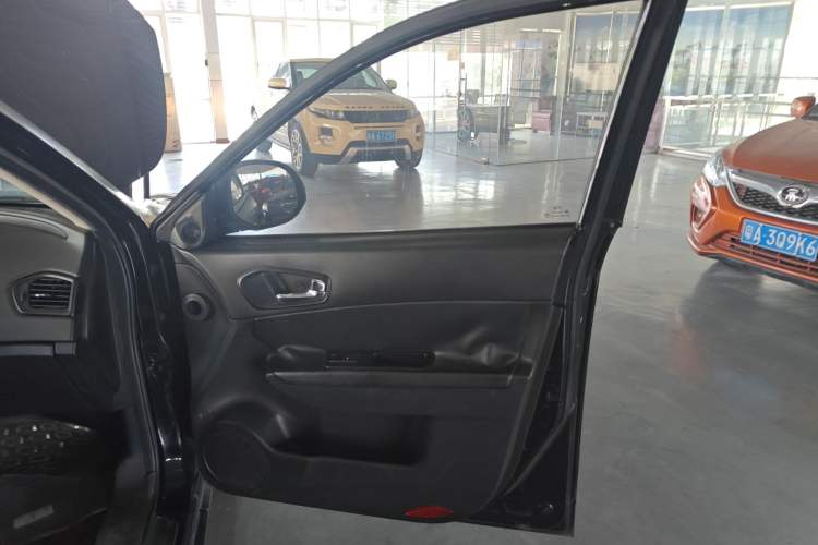 Used GAC Trumpchi GS5 2013 2.0L Automatic Two-Wheel Drive Light Interior Special Edition