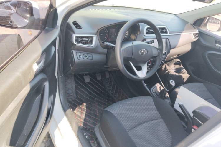 Used Hyundai Verna (older generation) 2017 1.4L Manual Huancai Edition China V Standard Driver Seat