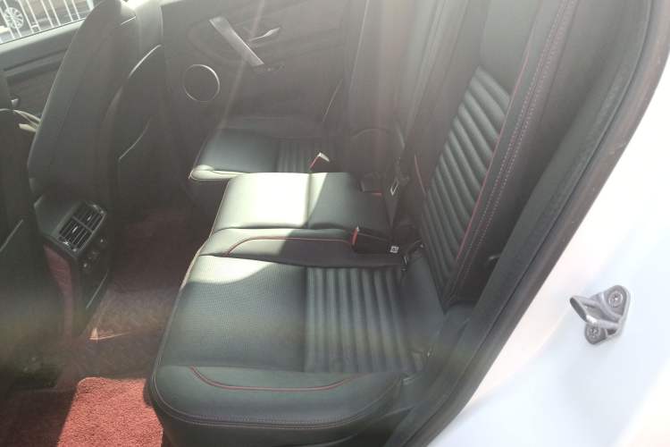 Used Land Rover Discovery Sport 2020 249 PS R-Dynamic Performance Tech Edition 7 Seats
