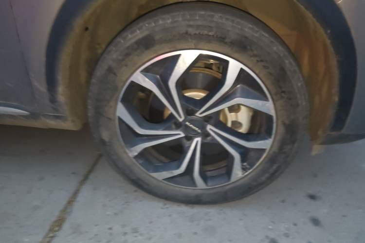 Used Haval Fierce Dragon Max 2023 1.5L Hi4 105 Four-Wheel Drive Elite Edition Right Front Wheel Hub