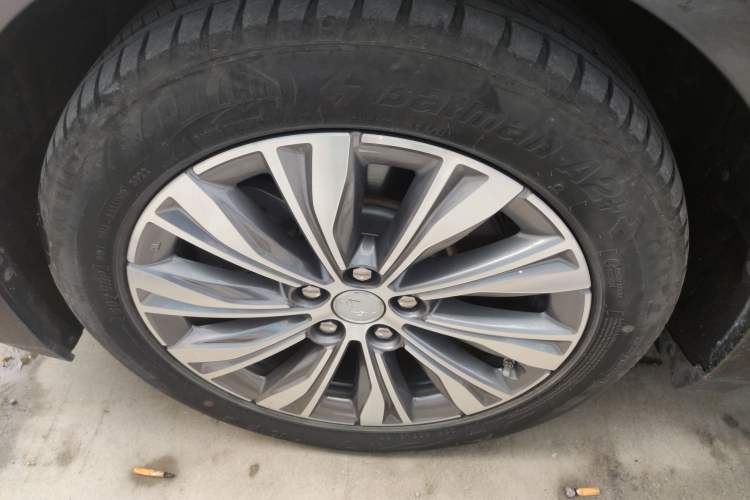 Used Hongqi E-QM5 2022 431 km Charge & Enjoy Edition
