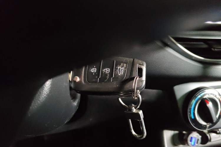 Used Hyundai Celesta 2017 1.6L Automatic Enjoyment Version GLS Vehicle Key