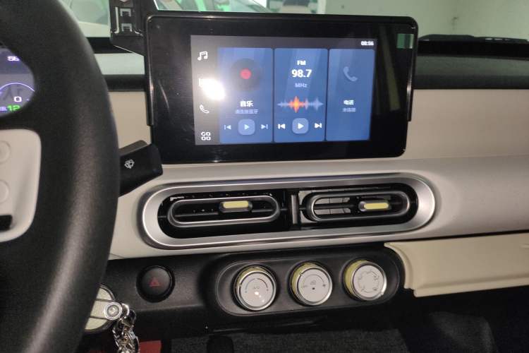 Used Wuling Hongguang MINIEV 2024 3rd Generation 215km Advanced Version Audio And AC Panel