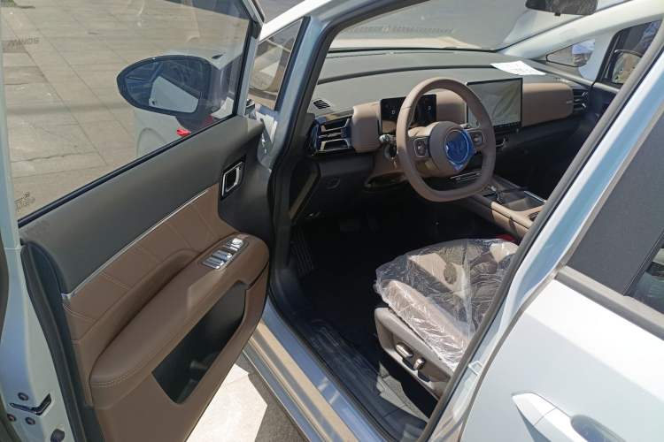 Used Wuling Wuling Starlight 730 2025 Model Pure Electric 500km Luxury Edition
