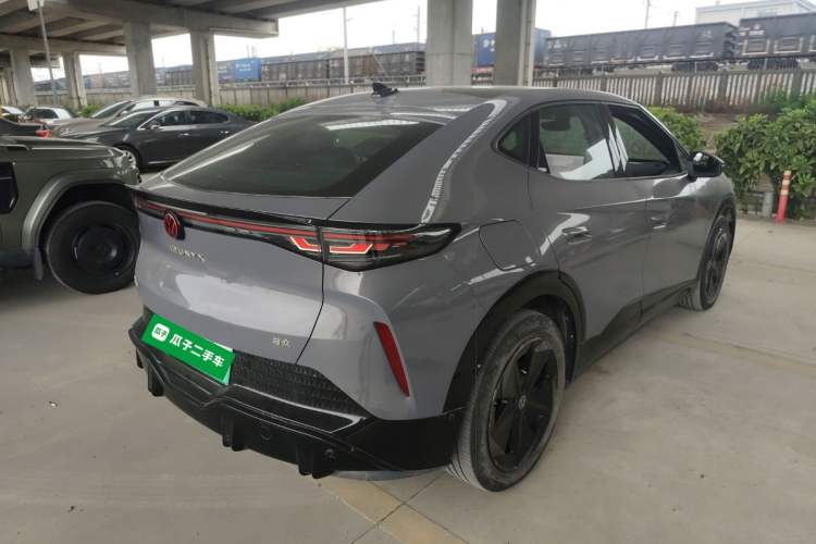 Used Volkswagen ID.UNYX 2024 Pro Long-Range Version Rear Right 45 Deg