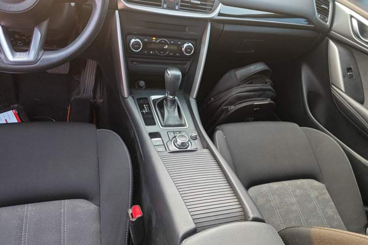 Used Mazda CX-4 2018 2.0L Automatic Two-Wheel Drive Blue Sky Exploration Version China V Standard