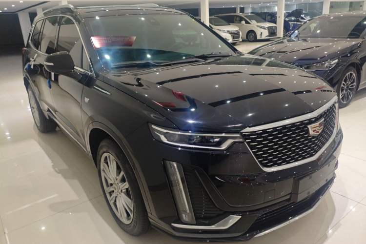 Used Cadillac XT6 2022 2.0T Six-Seater Four-Wheel-Drive Luxury Standard Edition Front Right 45 Deg