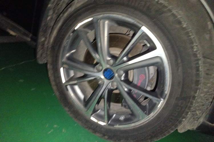 Used BYD Tang New Energy 2018 DM 2.0T All-Wheel Drive Smart Connectivity Luxury Model 7 Seats China V Emission Standard