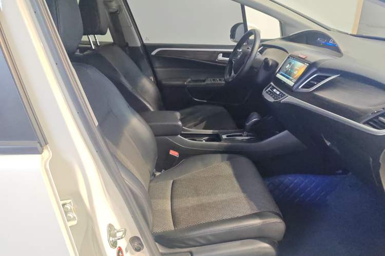 Used Honda Jade 2017 1.8L automatic Comfort version 5 seats
