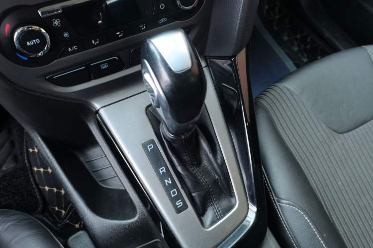 Used Ford Focus 2012 Hatchback 1.6L Automatic Fashion Edition
