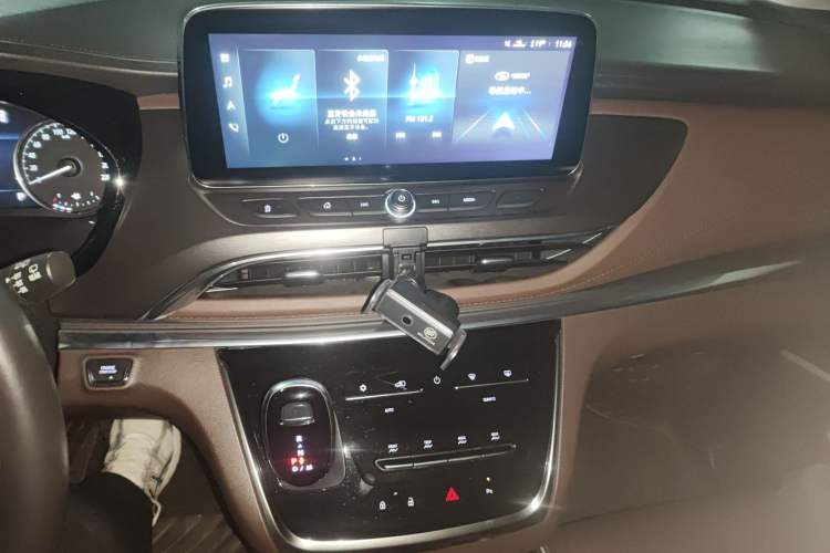 Used Buick GL8 2021 Land Cruiser Executive Class 652T Luxury Model Audio And AC Panel