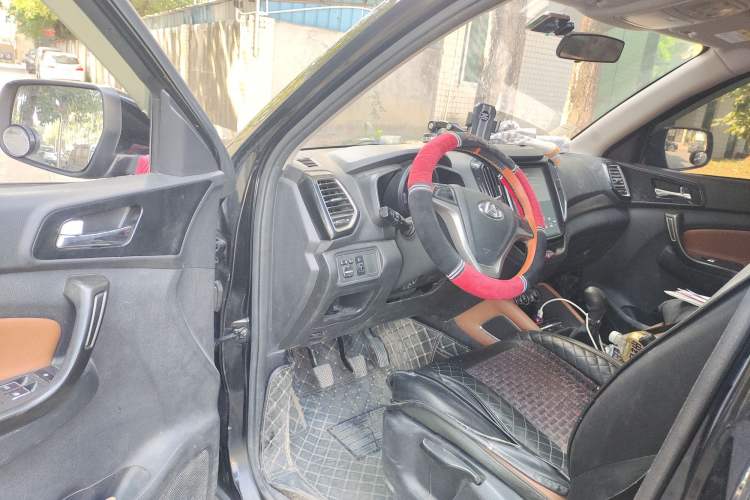 Used CHANGAN OSHAN CX70 2017 Facelifted CX70T 1.5T Manual High-Performance Edition
