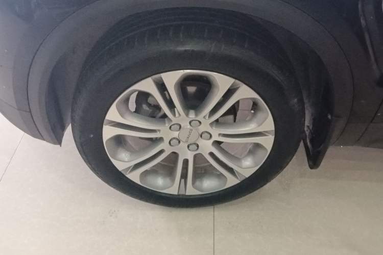 Used Lynk & Co 01 2019 2.0T Two-Wheel-Drive Pro Version China VI Standard Left Front Wheel Hub