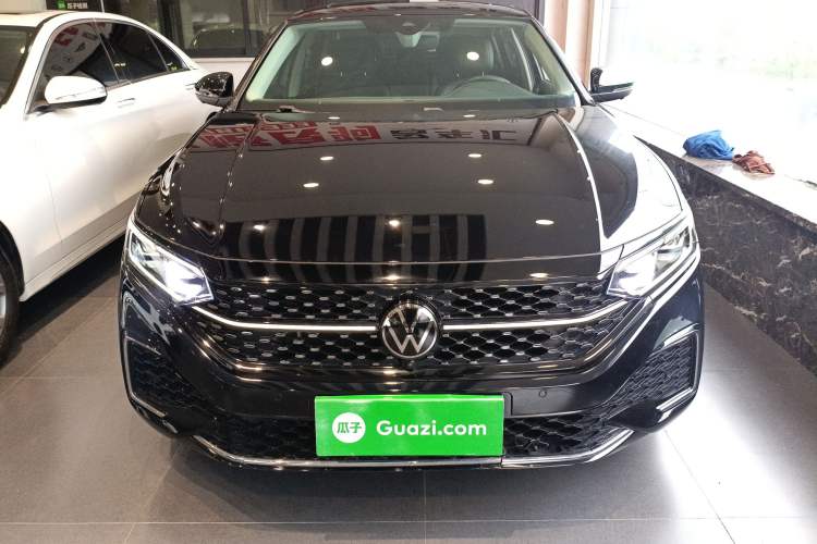 Used Volkswagen Passat 2023 330TSI Starry Luxury Edition
