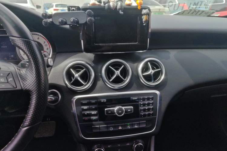 Used Mercedes-Benz A-Class 2015 A 200 Fashion Model
