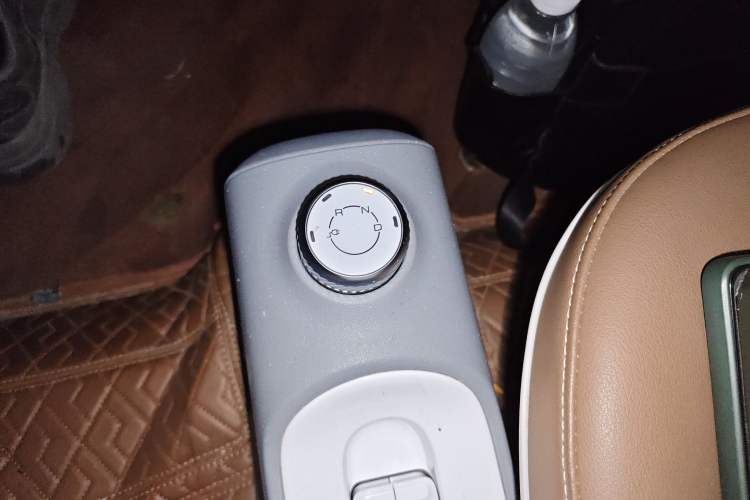 Used Wuling Hongguang MINIEV 2022 GAMEBOY 200km Gaming Edition with Lithium Iron Phosphate
