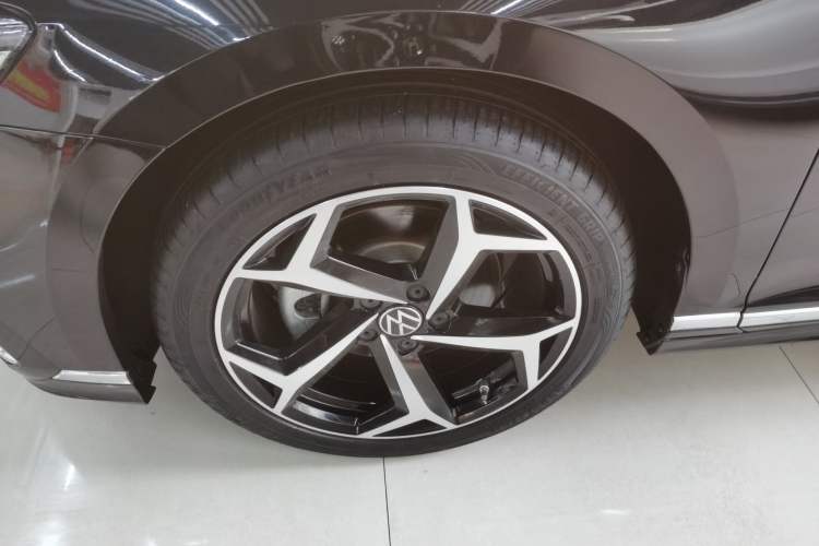 Used Volkswagen Magotan 2024 2 Million Units Zhongxiang Version 330TSI DSG Luxury Edition