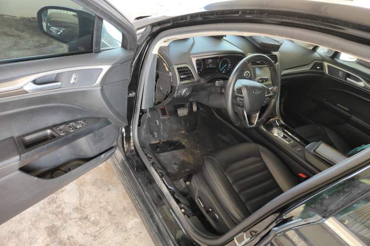 Used Ford Mondeo 2018 EcoBoost 200 Smart Control Fashion Model China VI Standard