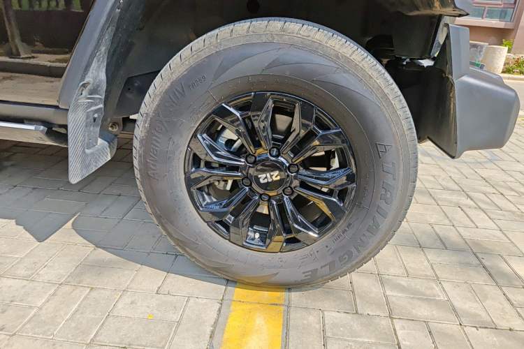 Used 212 T01 2024 2.0T Explorer Right Front Wheel Hub