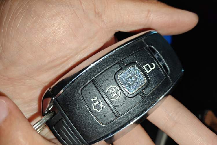 Used Lincoln MKC 2017 2.0T Two-Wheel Drive Deluxe Edition