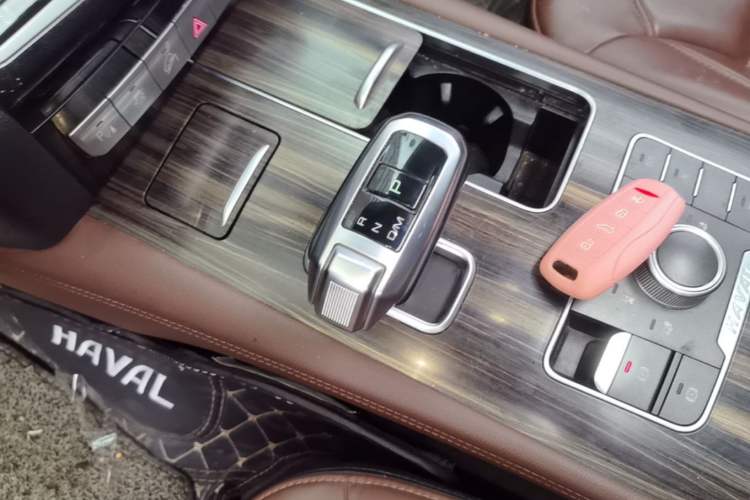 Used Haval H9 2017 2.0T Gasoline 4x4 Luxury 7-Seater