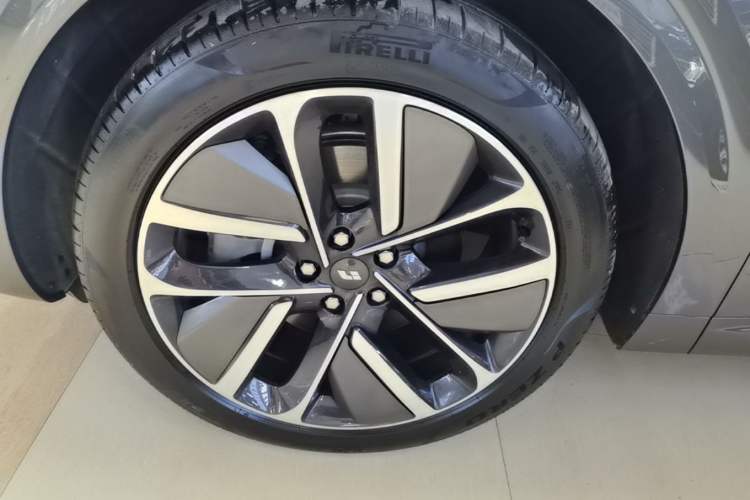 Used Li Auto L6 2024 Max Left Front Wheel Hub