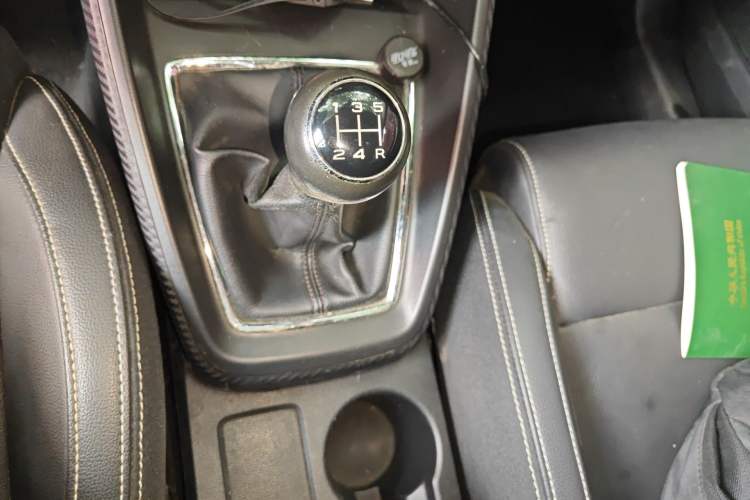 Used MG ZS 2017 1.5L Manual Luxury Edition Gear Lever