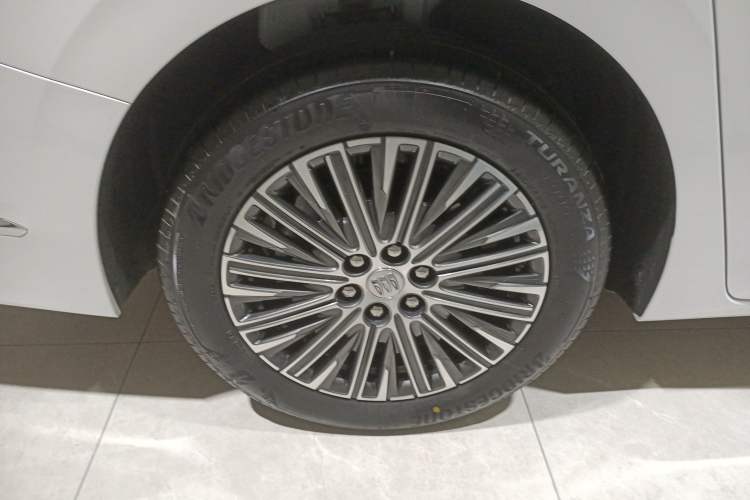 Used Buick GL8 New Energy 2024 Lu Zun Deluxe Edition 7-Seater Exterior 5