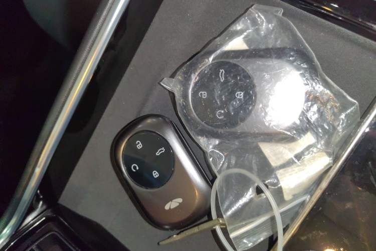 Used Chery Fengyun T9 2024 120 Long-Range Flagship Version 7 Seats Ternary Lithium Vehicle Key