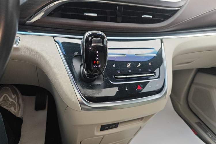 Used Buick GL8 2021 Land Cruiser Executive 652T Premium Model