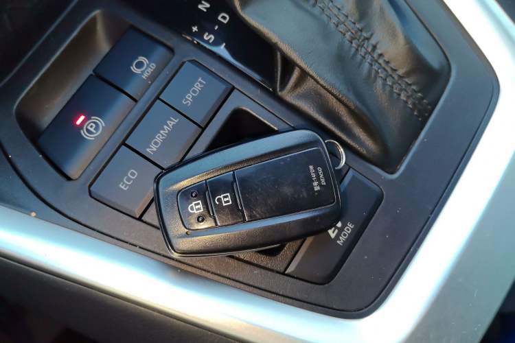 Used Toyota Wildlander 2023 Dual-Motor 2.5L E-CVT Two-Wheel Drive Luxury PLUS Edition
