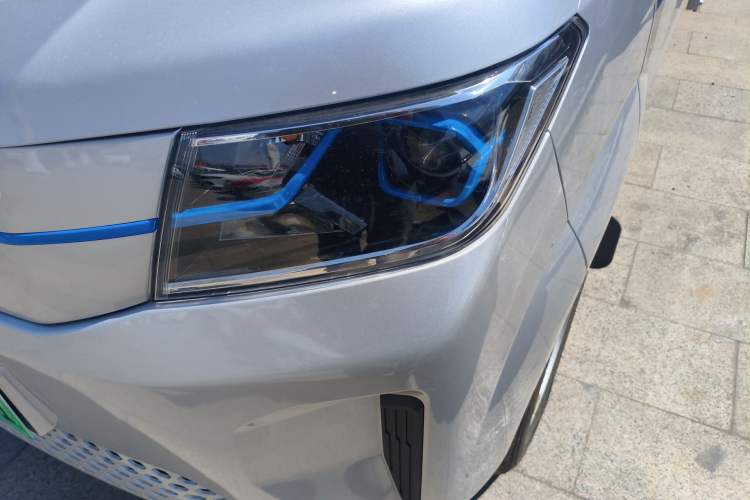 Used SRM New Energy T3L EV 2025 Model—Fudi 42.3 kWh, 3.2-meter Flatbed Truck
