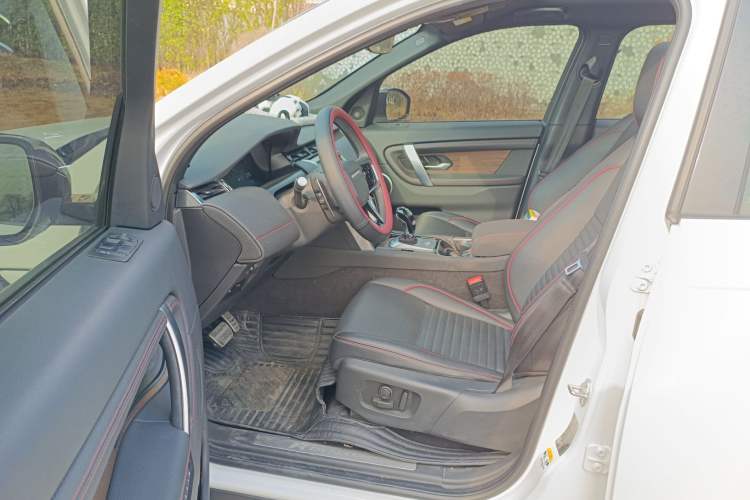 Used Land Rover Discovery Sport New Energy 2022 Facelifted P300e Plug-in Hybrid Electric Version
