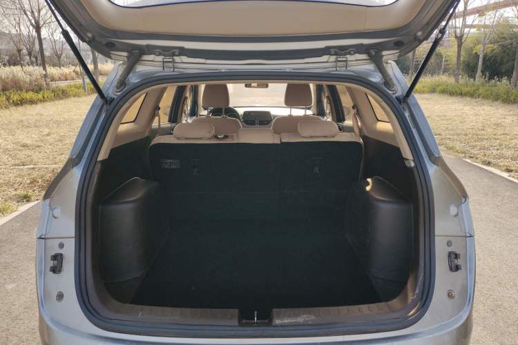 Used Baojun 310W 2017 1.5L Manual Comfort Version China V