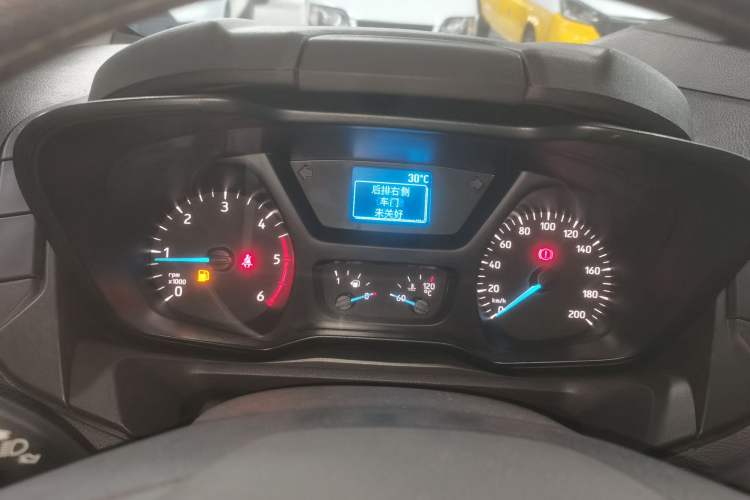 Used Ford Transit 2019 2.0T Diesel Multi-Purpose Commercial Vehicle Short Wheelbase Low Roof 6-Seater China VI Standard Instrument Cluster