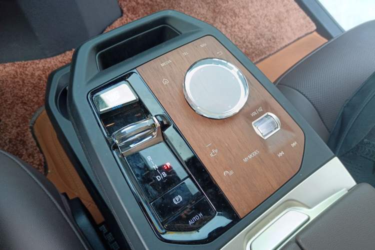 Used BMW iX 2023 xDrive40
