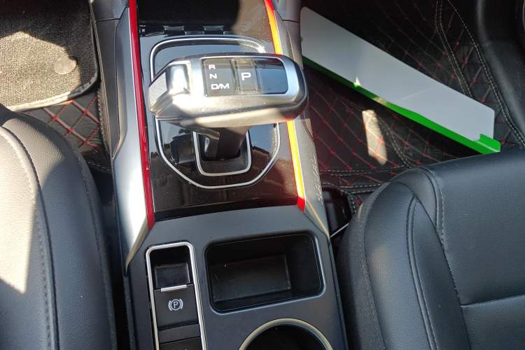 Used Haval H2 2018 Chuanxiang Edition Blue Badge 1.5T Dual-Clutch Two-Wheel Drive Fashionable Model