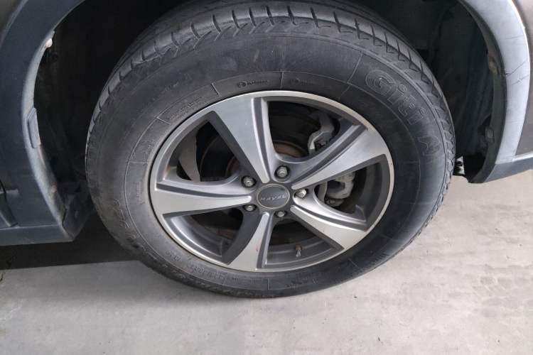 Used Haval H6 2014 Sport Version 1.5T Manual Two-Wheel Drive Elite Edition Right Front Wheel Hub