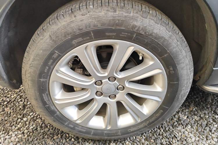 Used Land Rover Discovery Sport 2016 2.0T SE Right Rear Wheel Hub