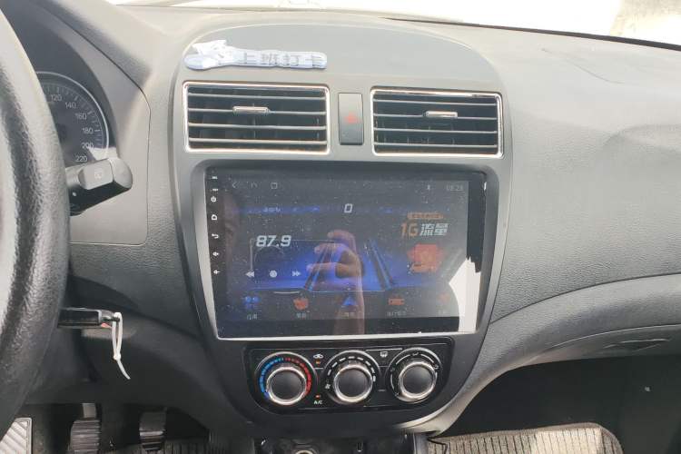 Used FORTHING Joyear X5 2013 1.6L Manual Luxury Model China IV Standard Audio And AC Panel