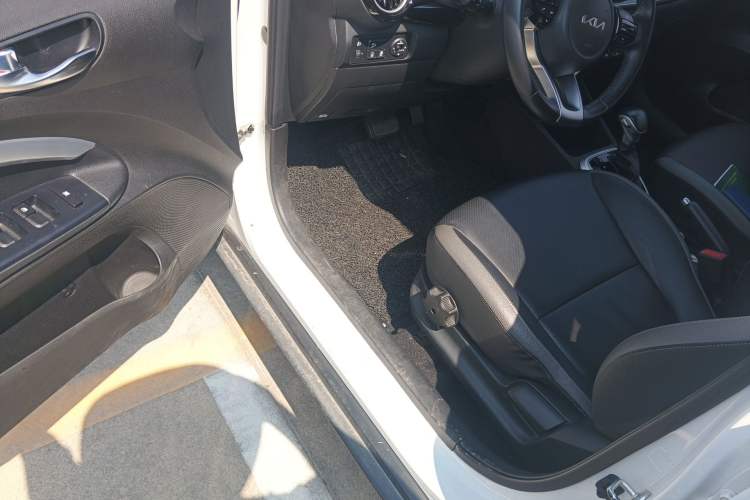 Used Kia kx1 Stonic 2021 1.4L Automatic Fun Edition Driver Seat