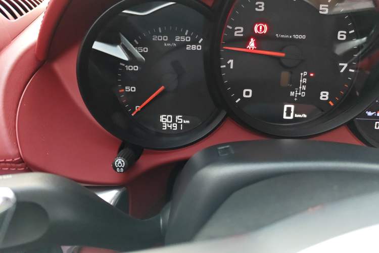 Used Porsche 718 2022 Boxster 2.0T Odometer Close Up