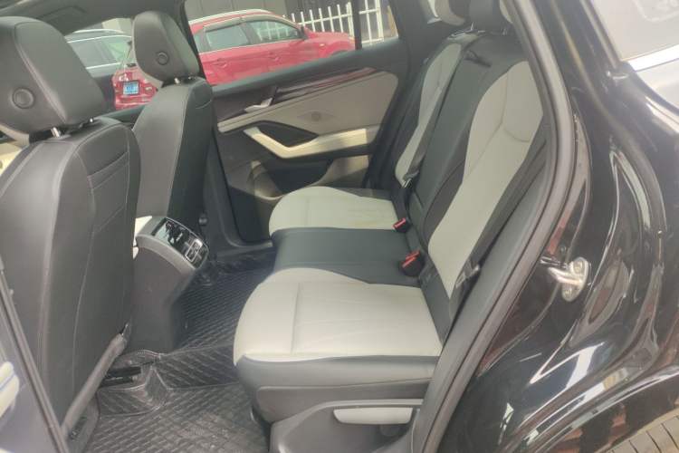 Used Volkswagen Tiguan L 2025 PRO 380TSI Two-Wheel-Drive R-Line Smart Edition
