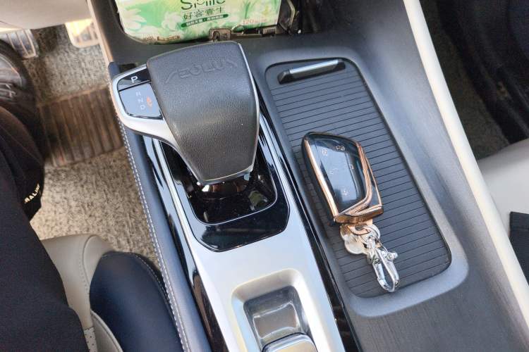 Used Dongfeng Aeolus Huge 2022 Mach Dual-Motor 1.5T MHD Dare-to-Dream Edition